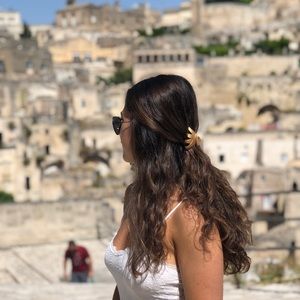 Meet your Posher, Isabella